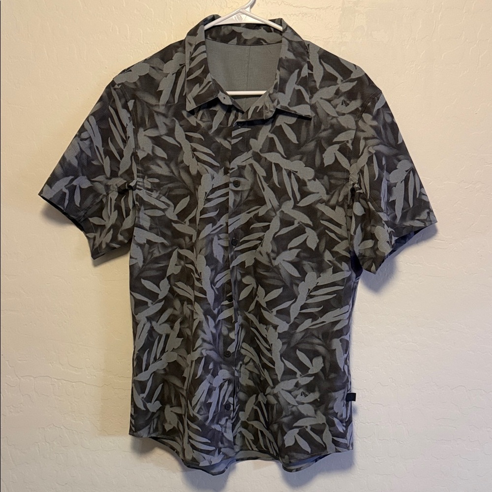 Lululemon Gray Patterned Shirt